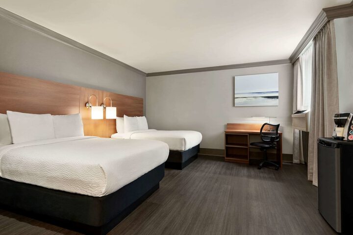 Room 9 of 26