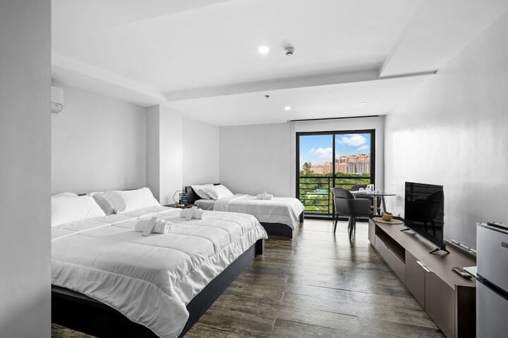 Room 3 of 9