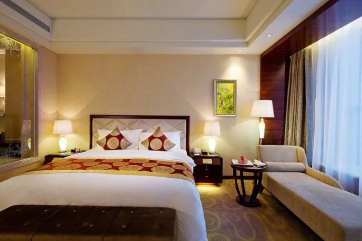 Room 4 of 22