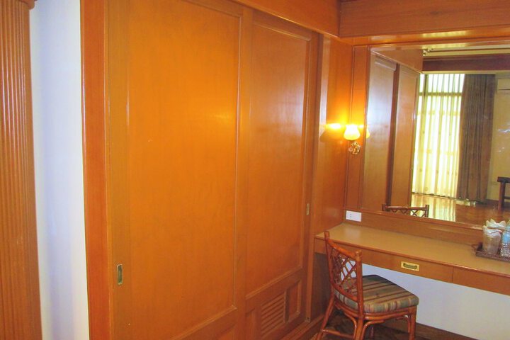 Room 35 of 53