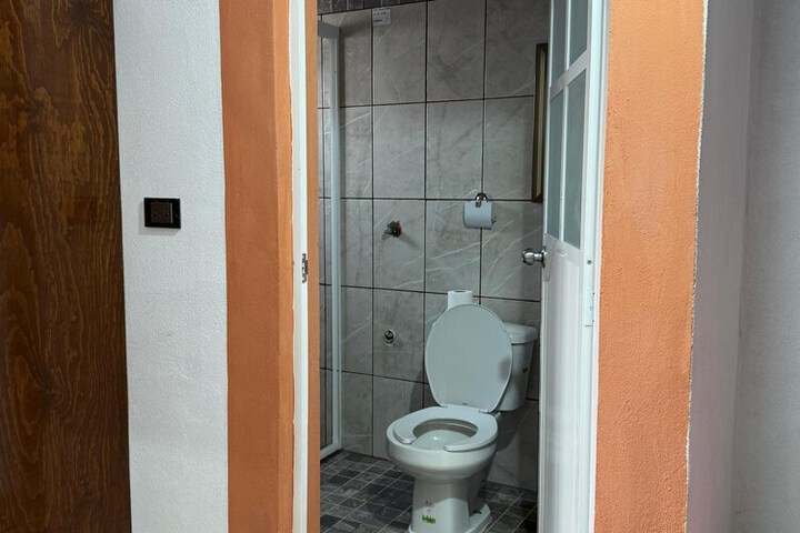 Room 13 of 27