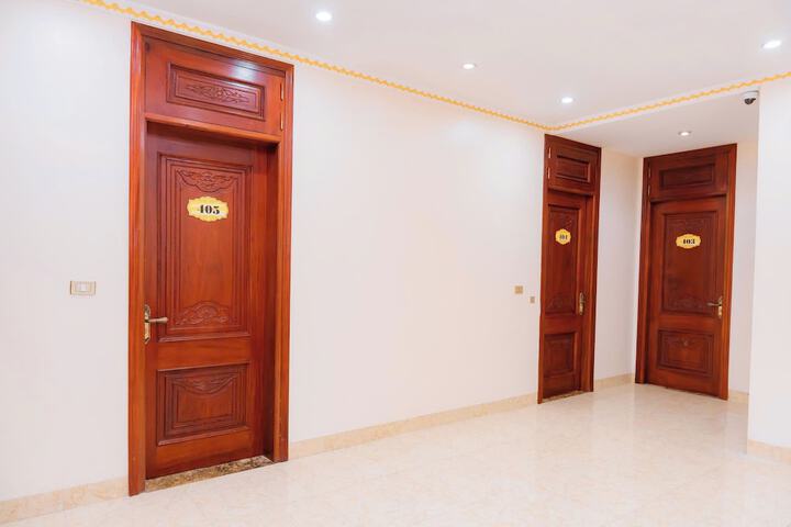 Ballroom/Hall 35 of 42