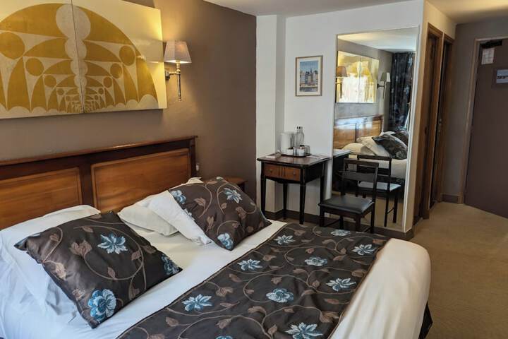 Room 10 of 35