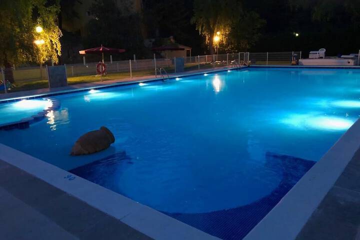 Pool 60 of 131