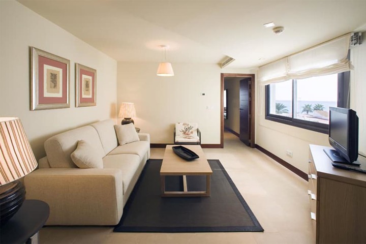 Room 15 of 52