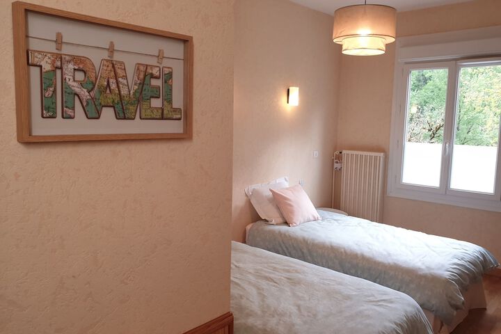 Room 4 of 11