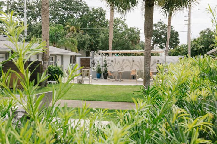 Hotel Exterior 71 of 72