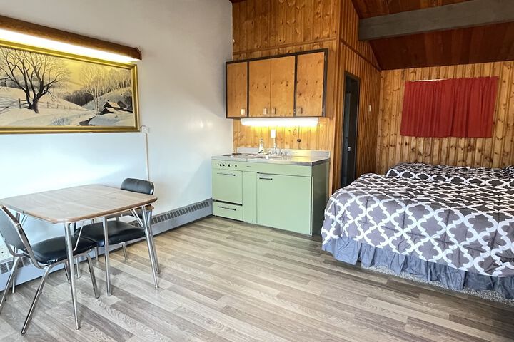Room 7 of 18