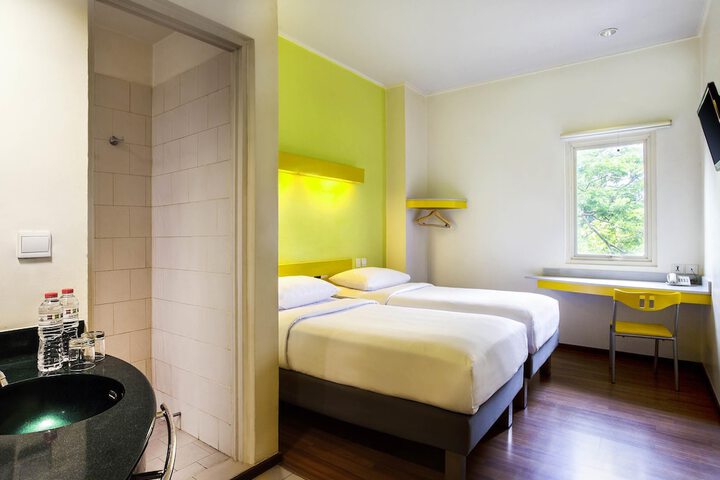 Room 8 of 24