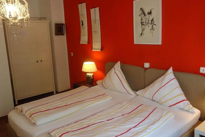Room 4 of 17