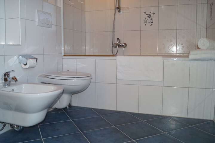 Room 14 of 30