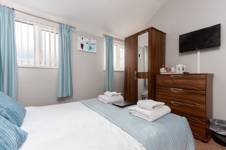 Room 3 of 50