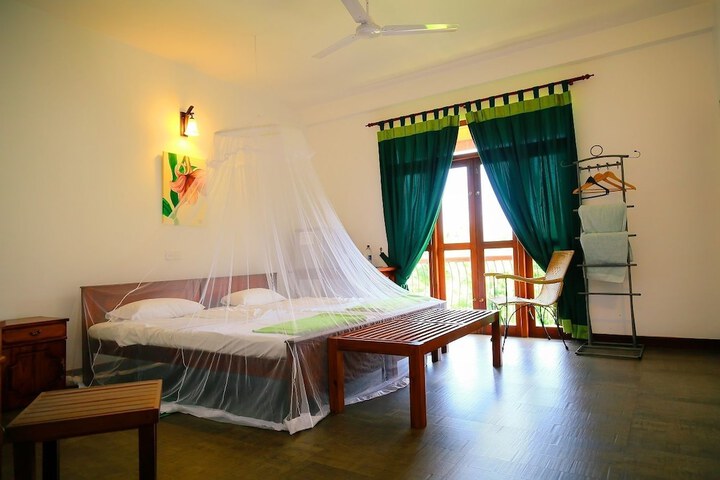 Room 4 of 50