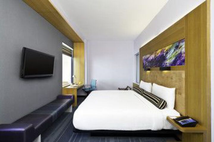 Room 17 of 40