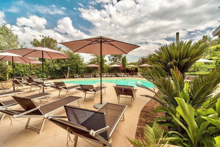 Hotel with Pool