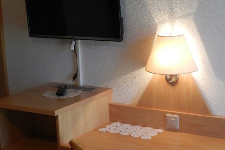 Room 9 of 62