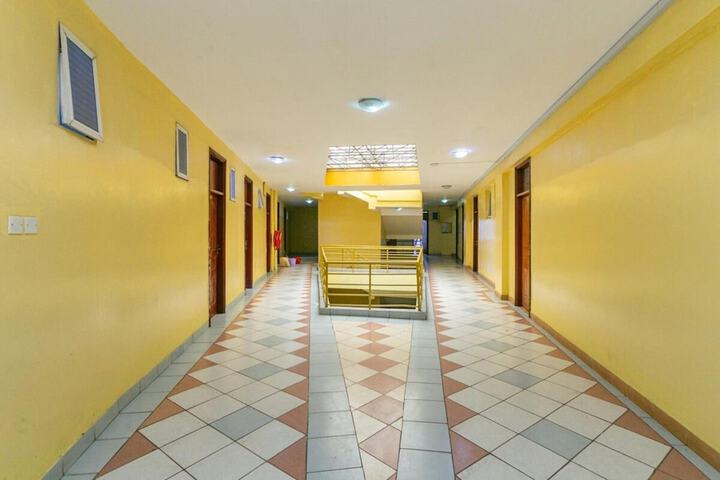 Ballroom/Hall 44 of 45