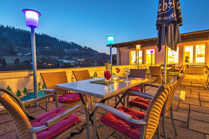 Sundeck 48 of 58