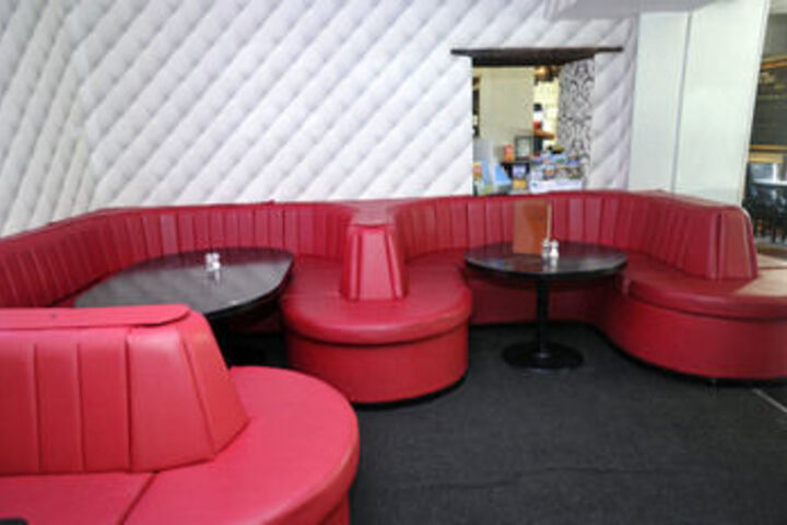 Lounge 46 of 64