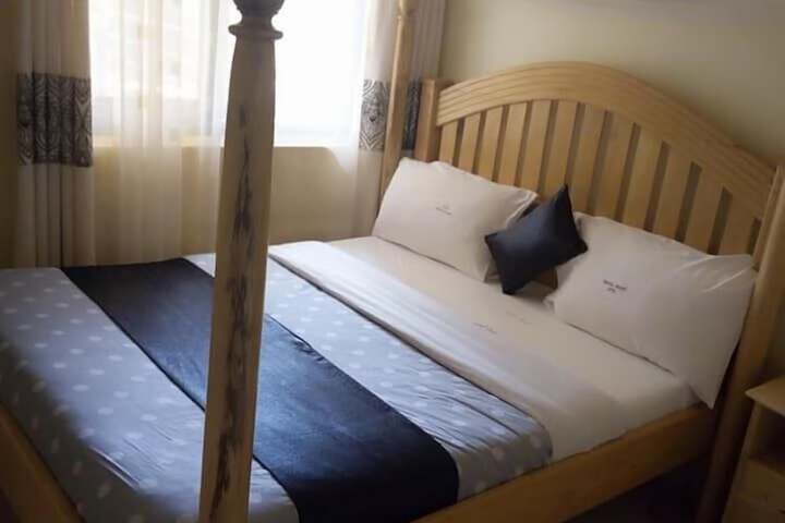 Room 4 of 15