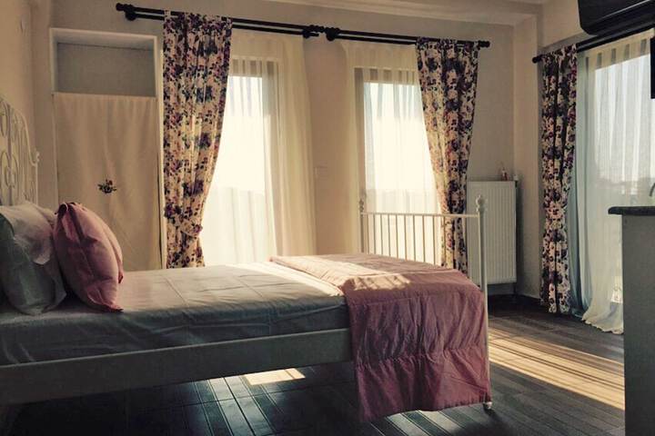 Room 9 of 101