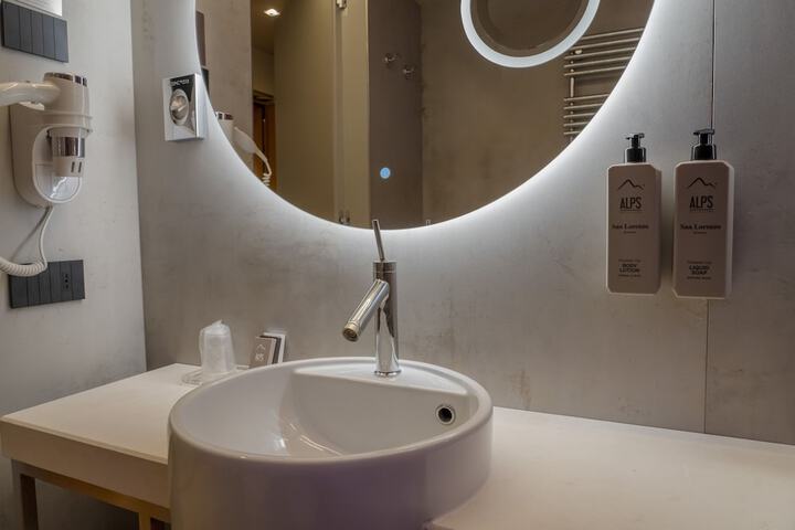 Room 47 of 75
