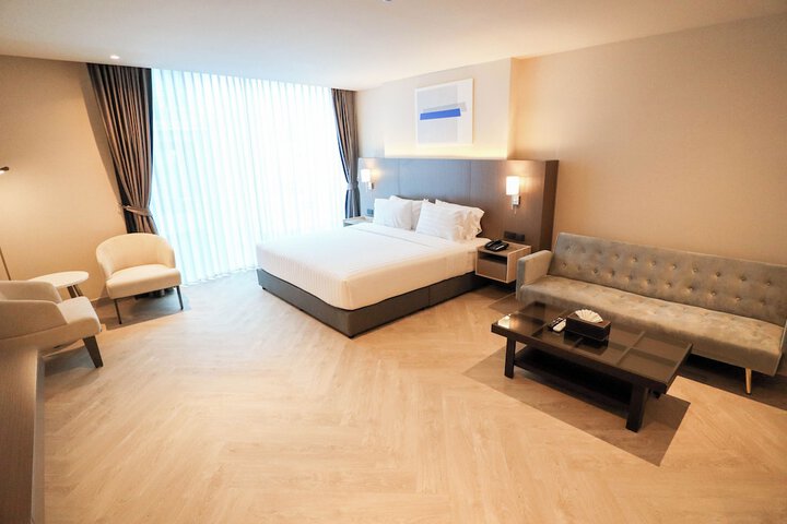 Room 48 of 103