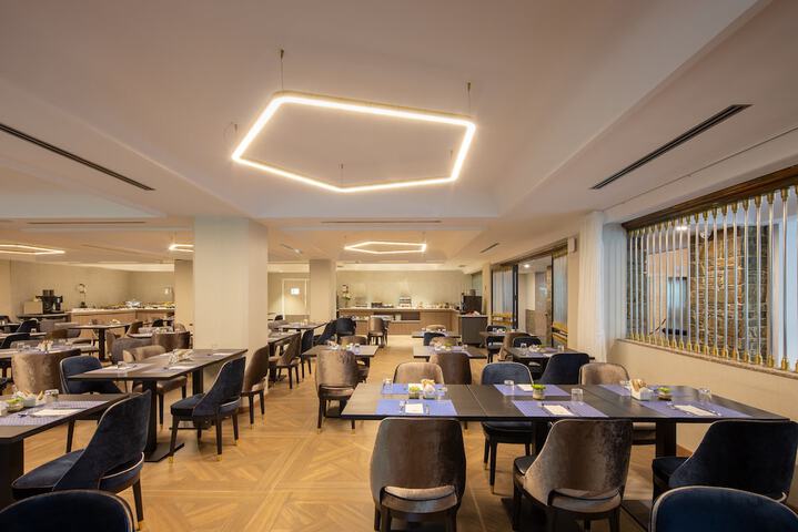 Dining 59 of 84