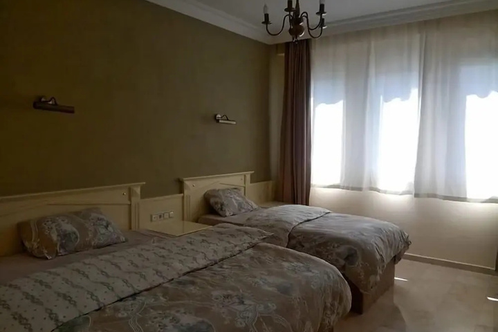 Room 5 of 14
