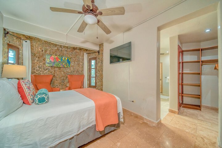 Room 53 of 207