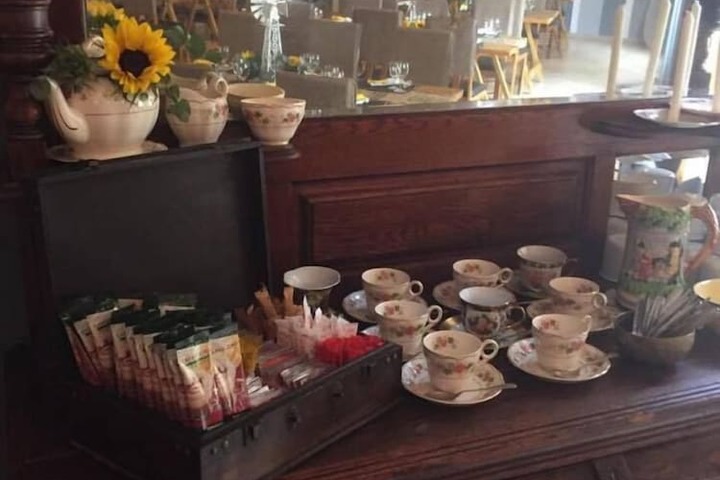 Breakfast/Coffee Service 12 of 40