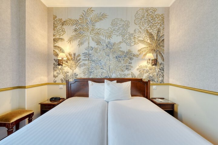 Room 34 of 60