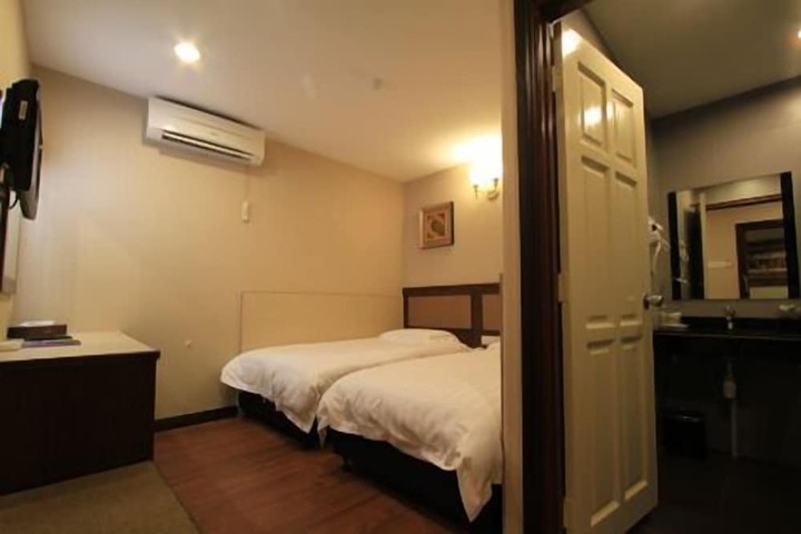 Room 9 of 53