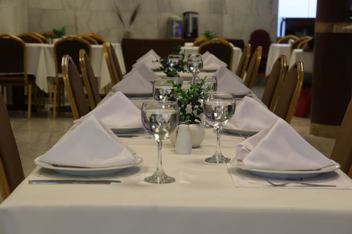 Dining 50 of 60