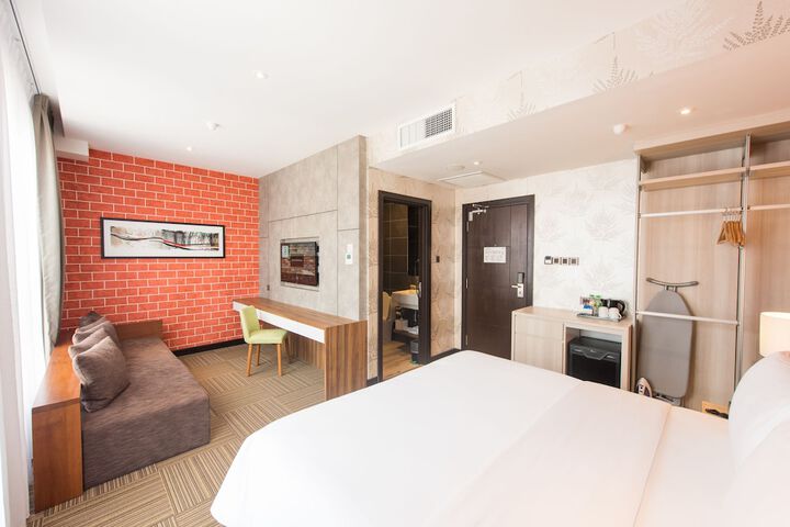 Room 14 of 54