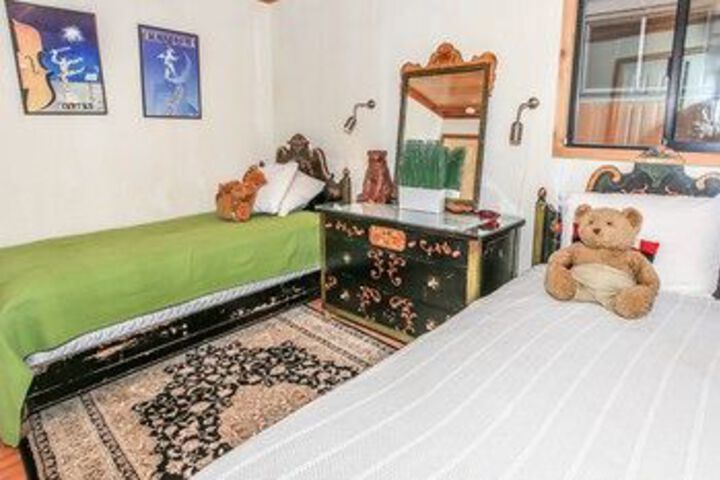 Room 6 of 32