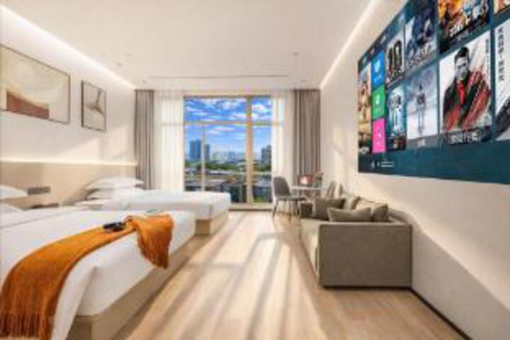 Room 18 of 19