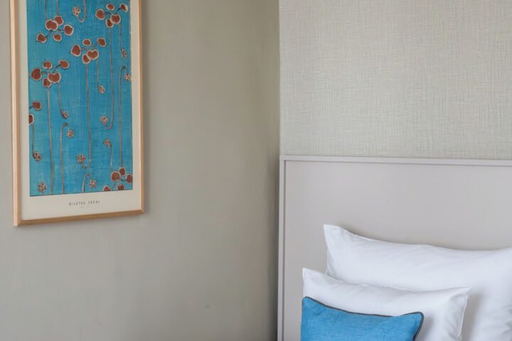 Room 4 of 27