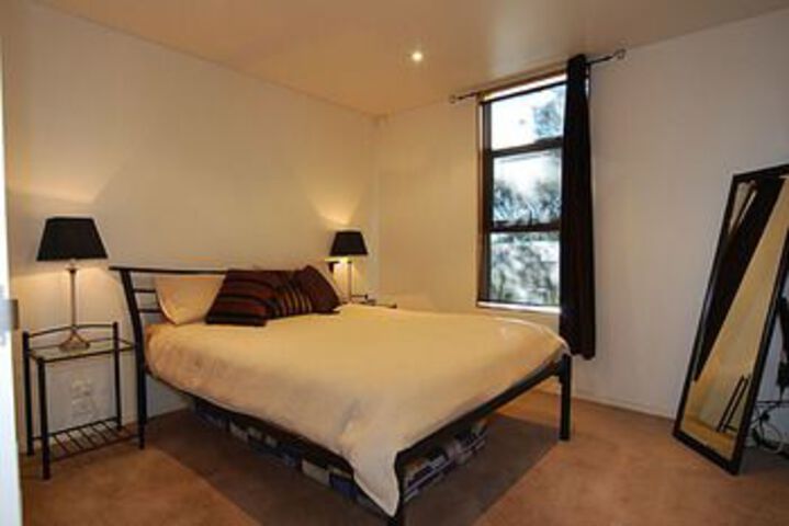 Room 3 of 7