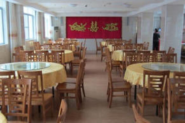 Dining 40 of 40
