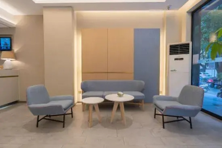 Room 3 of 7
