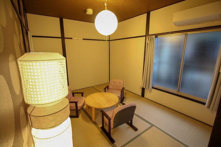 Room 2 of 17