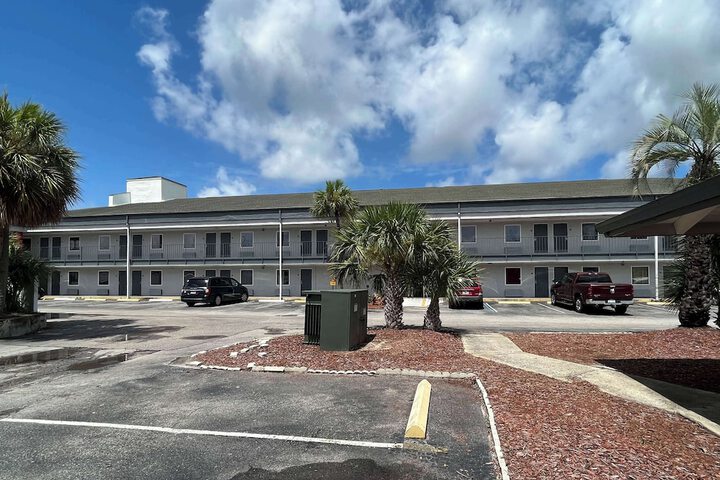 Hotel 22 of 24