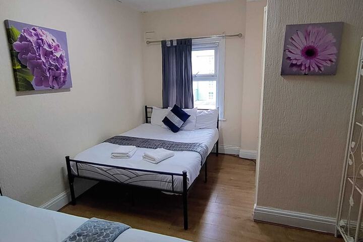 Room 2 of 11