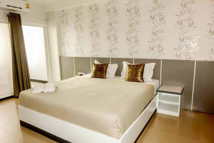 Room 6 of 21