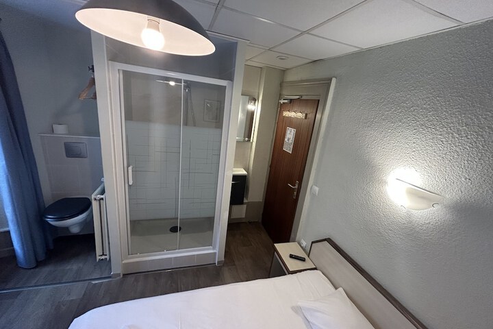Room 28 of 81