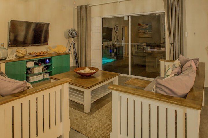 Room 23 of 38