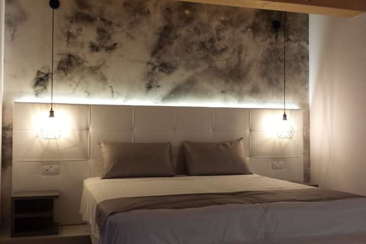 Room 7 of 82