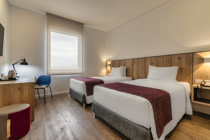 Room 8 of 31