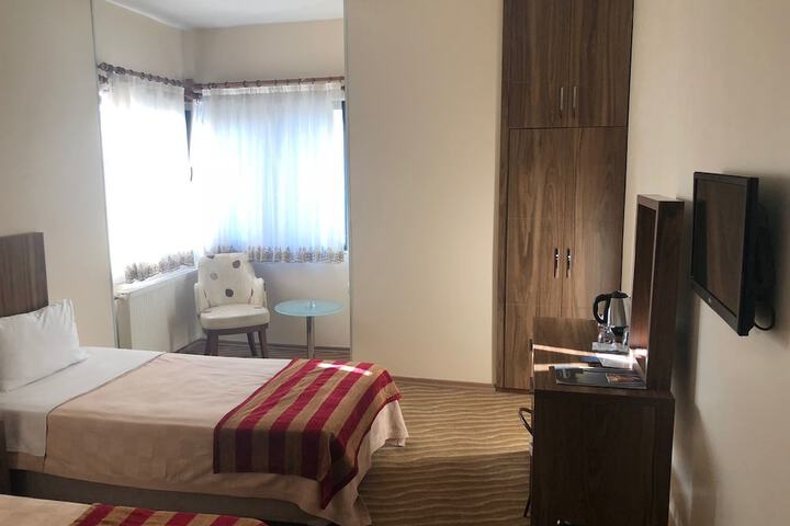 Room 8 of 44